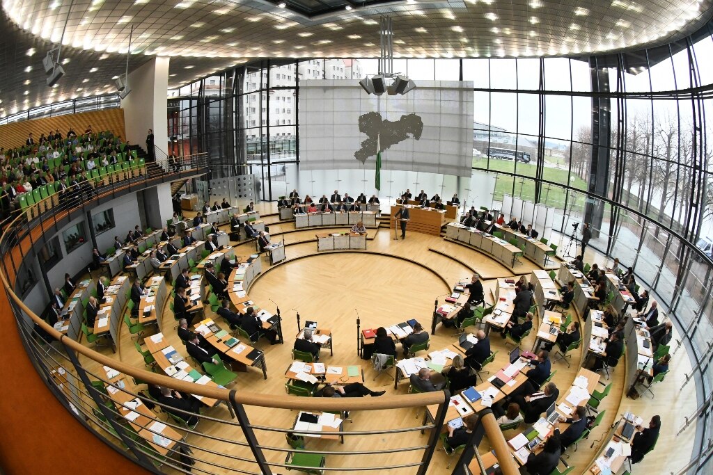 Das Bild zeigt eine Pleanarsitzung im Sächsischen Landtag 2018.